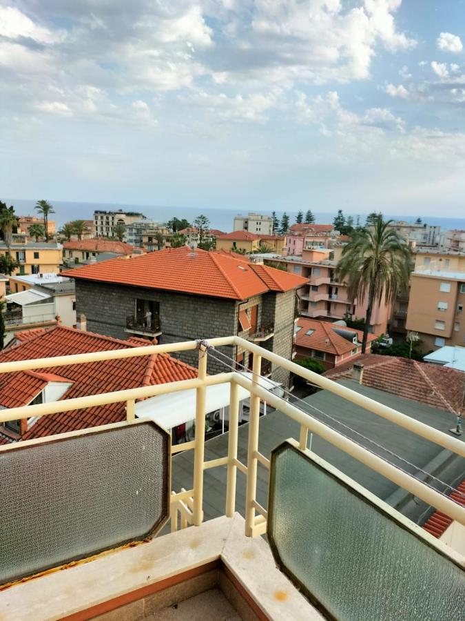 Appartement Attico Con Vista Mozzafiato à Bordighera Extérieur photo